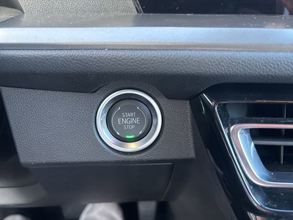 Used 2025 Chevrolet Traverse LT image 25