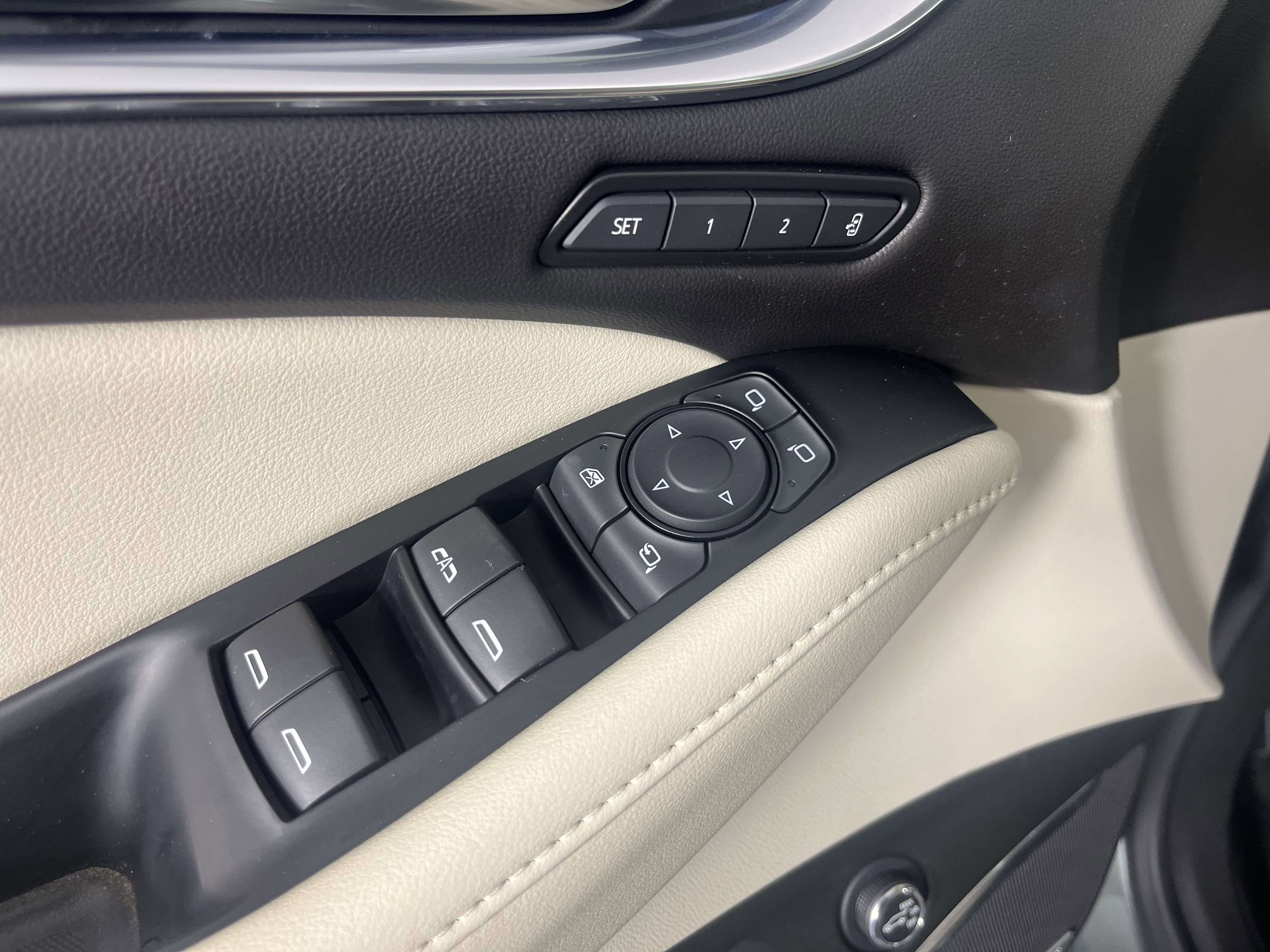 Used 2023 Buick Enclave Avenir w/ Avenir Technology Package image 19