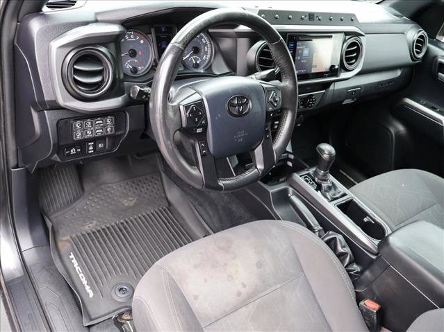 Used 2018 Toyota Tacoma TRD Off-Road w/ Technology Package AWD/4WD image 11