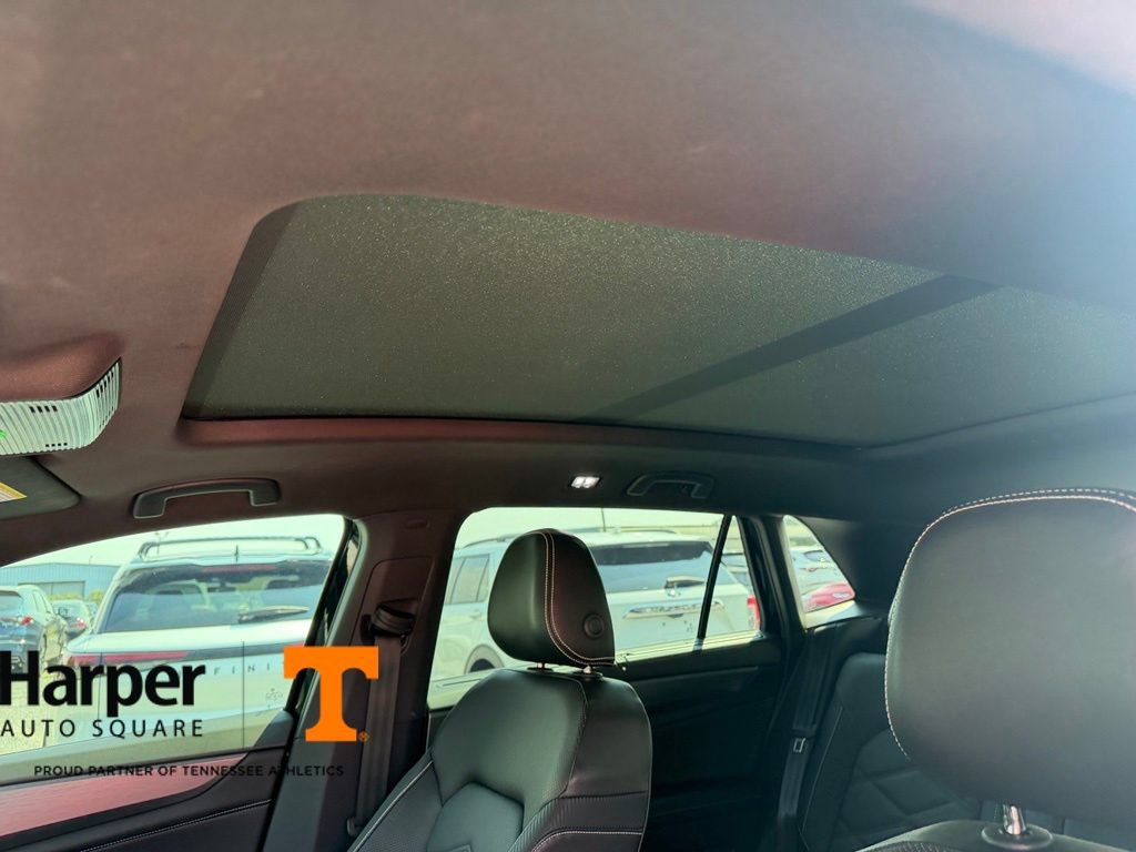 Used 2024 Volkswagen Atlas Cross Sport SE FWD image 19