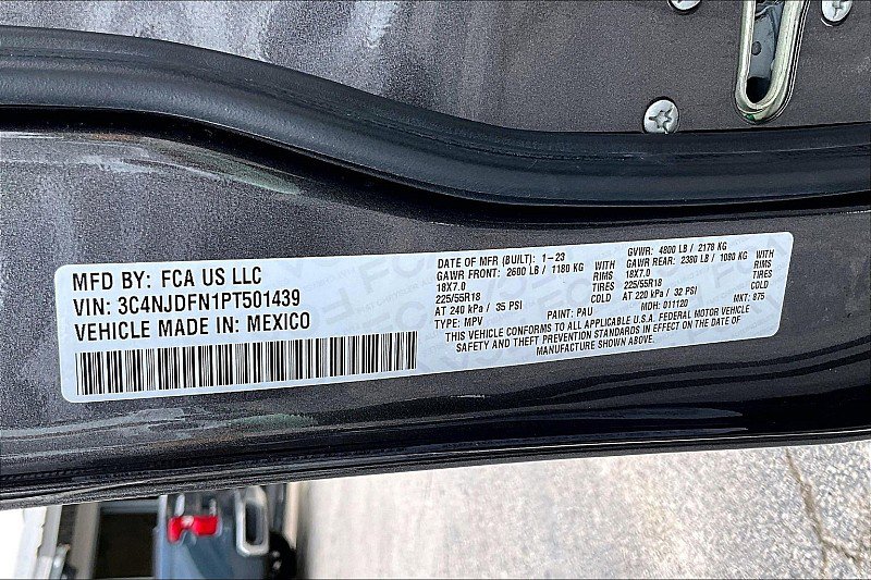 Used 2023 Jeep Compass Latitude AWD/4WD image 27