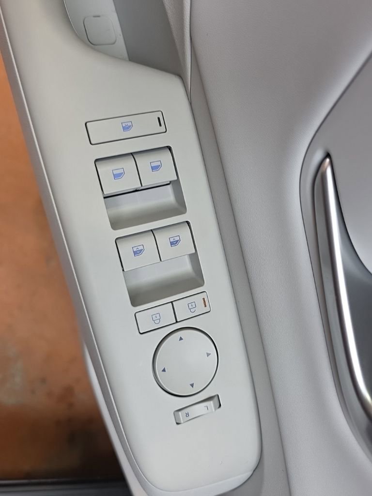 New 2026 Hyundai Kona Limited FWD image 23