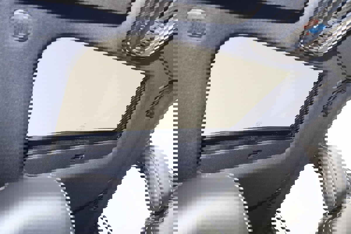 Used 2023 Jeep Grand Cherokee L Laredo image 10