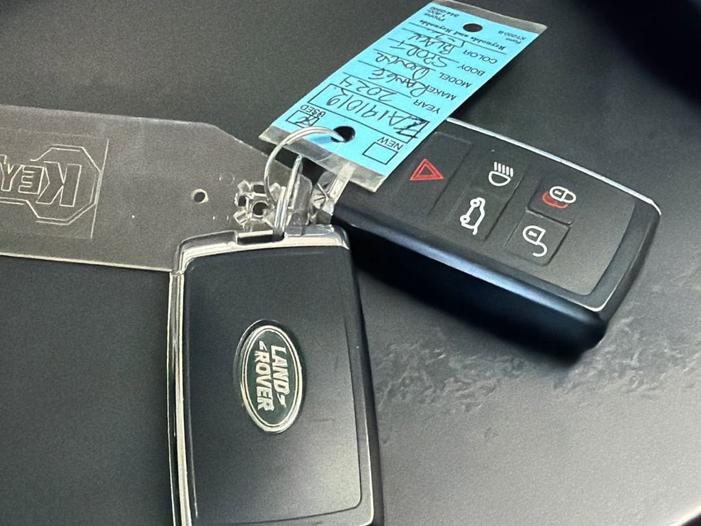 Used 2024 Land Rover Range Rover Sport SE image 36