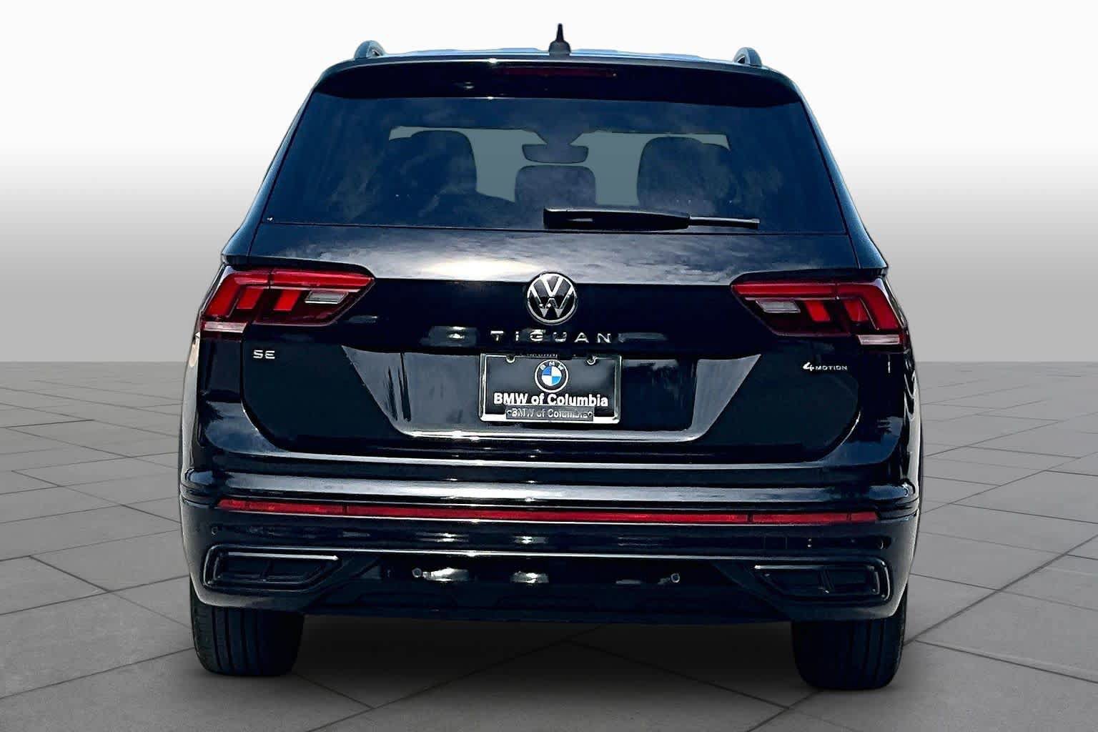 Used 2022 Volkswagen Tiguan SE R-Line AWD/4WD image 4