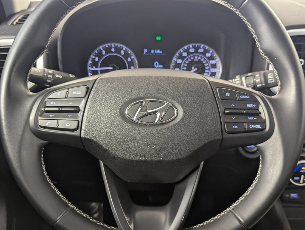 Used 2022 Hyundai Venue Limited FWD image 16