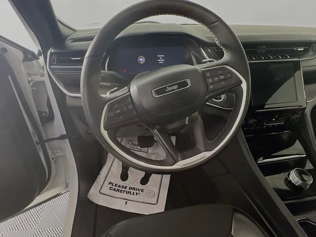 Used 2024 Jeep Grand Cherokee Altitude AWD/4WD image 12