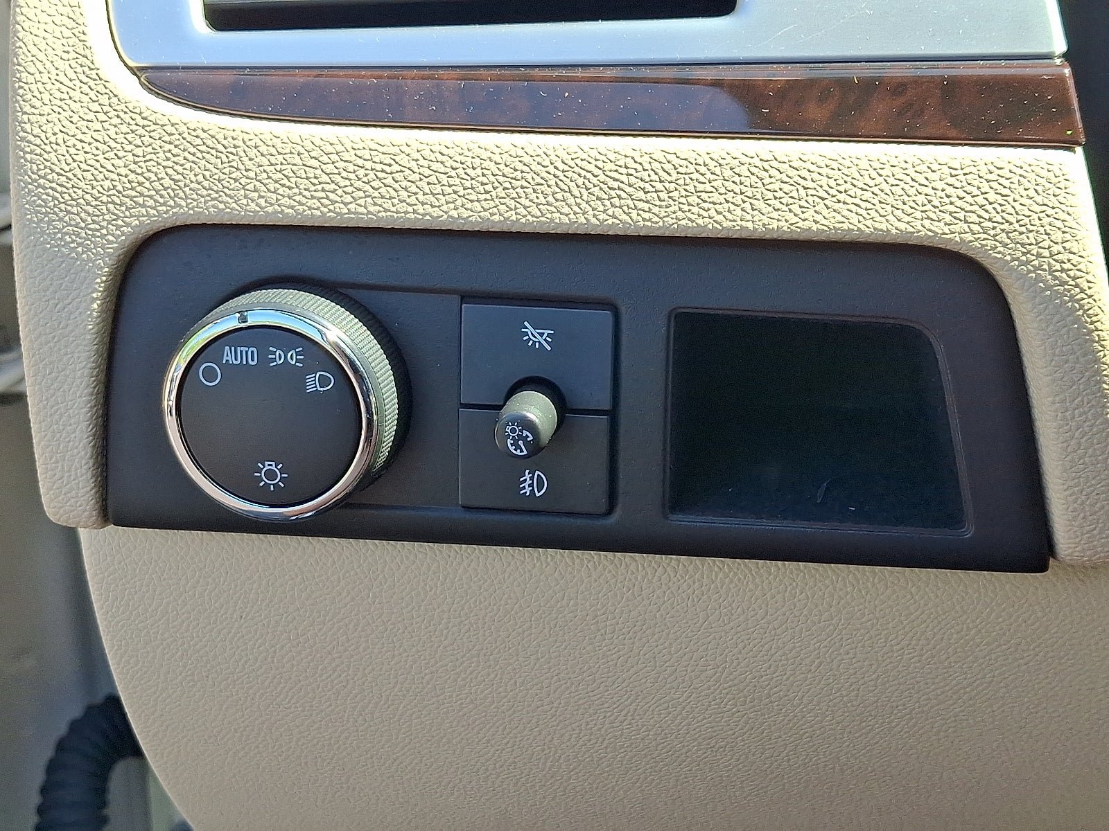 Used 2007 Cadillac Escalade AWD w/ Information Package image 25