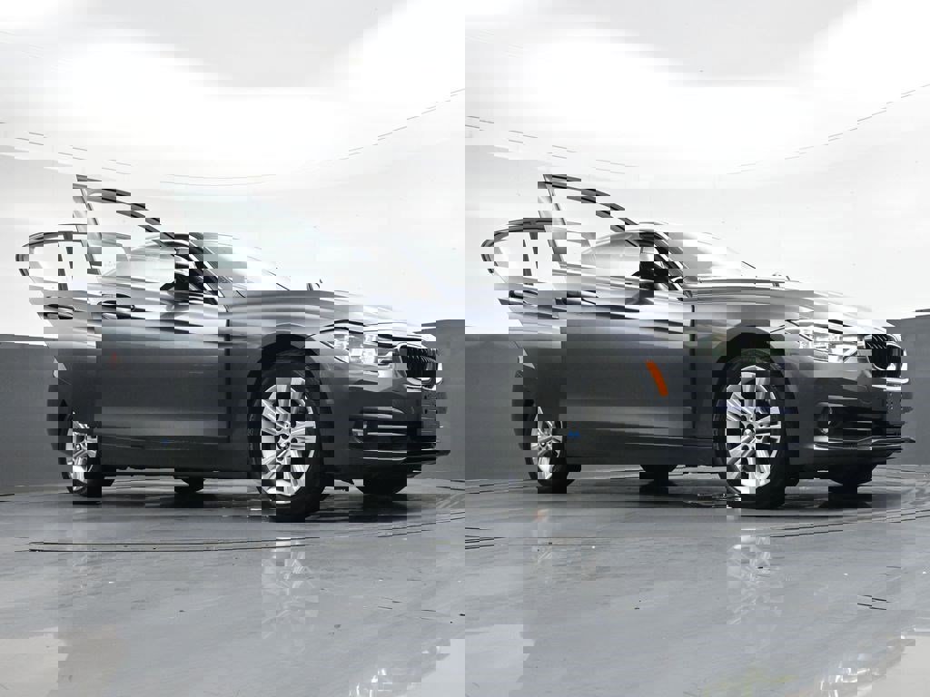 Used 2018 BMW 330i xDrive Sedan w/ Convenience Package image 42