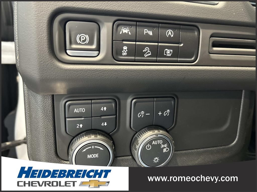Certified 2023 Chevrolet Tahoe Z71 w/ Luxury Package AWD/4WD image 31