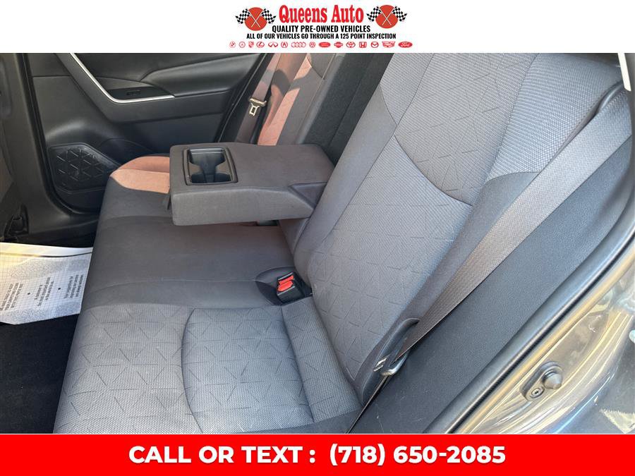 Used 2019 Toyota RAV4 XLE FWD image 11