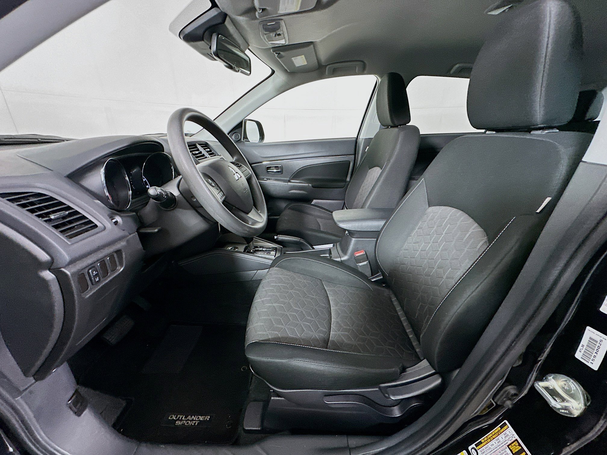 Used 2025 Mitsubishi Outlander Sport ES image 16