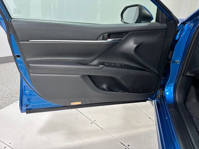 Used 2019 Toyota Camry SE w/ Carpet Mat Package FWD image 9
