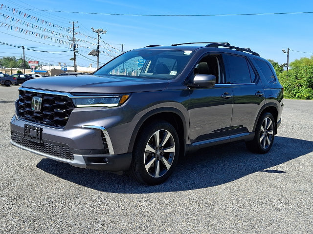 Certified 2023 Honda Pilot Touring image 4