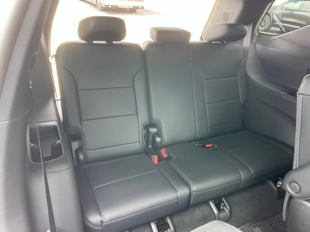 New 2026 Chevrolet Traverse High Country w/ LPO, Floor Liner Package AWD/4WD image 28