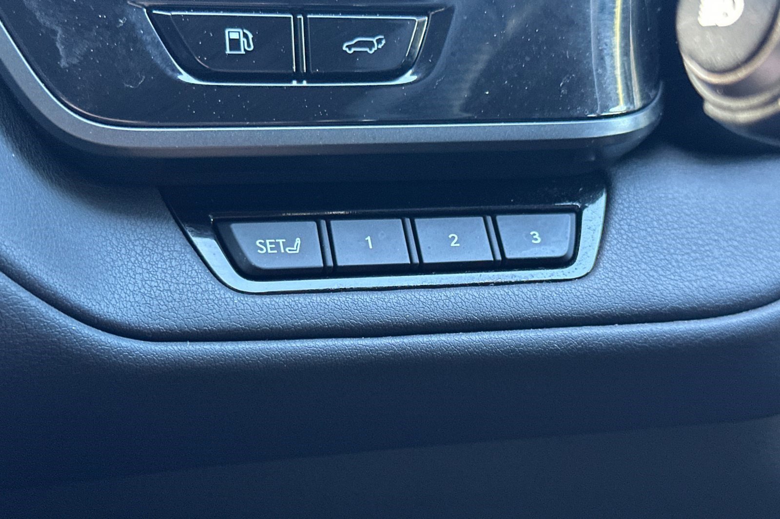 Certified 2025 Lexus TX 500h AWD w/ Technology Package image 38