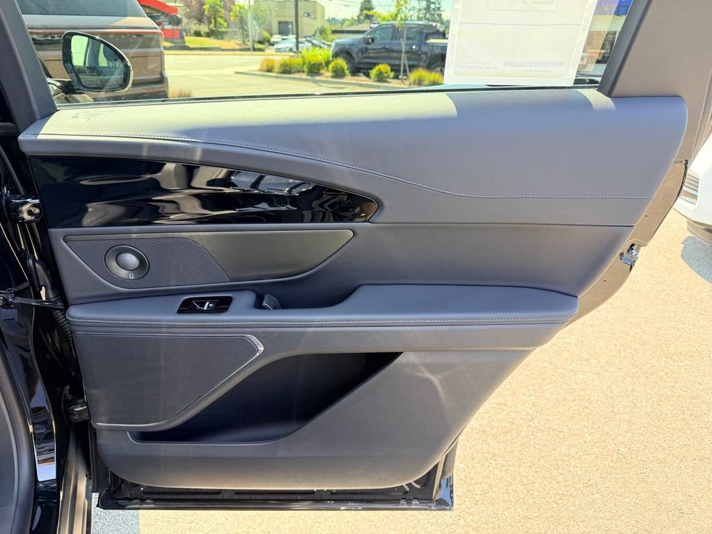 New 2026 Lincoln Nautilus Reserve w/ Jet Appearance Package AWD/4WD image 28