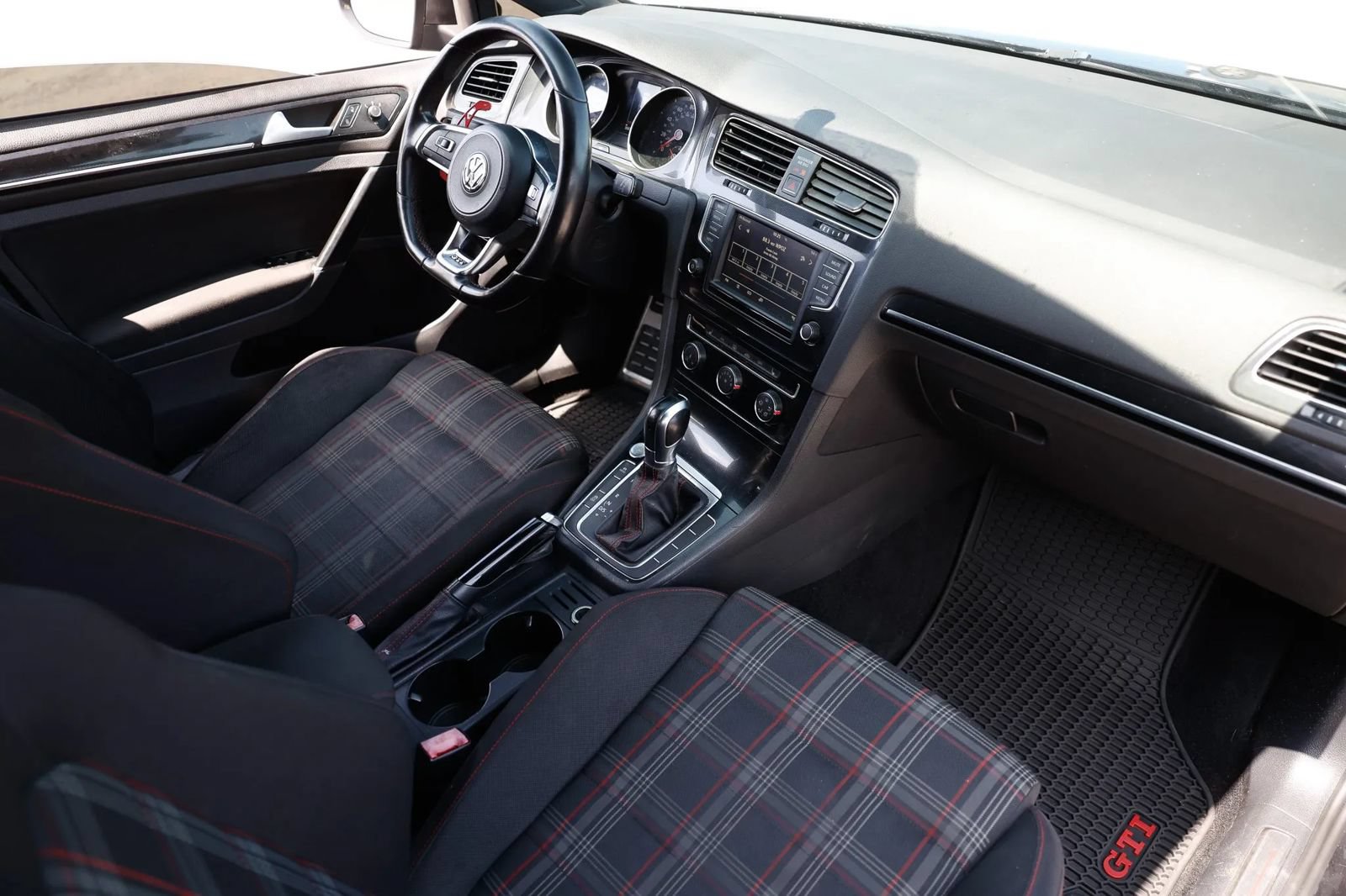 Used 2017 Volkswagen GTI Sport FWD image 22