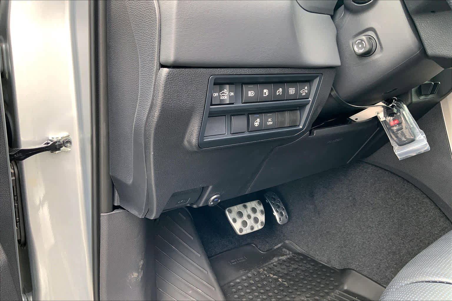 New 2026 Toyota Tundra Platinum AWD/4WD image 20