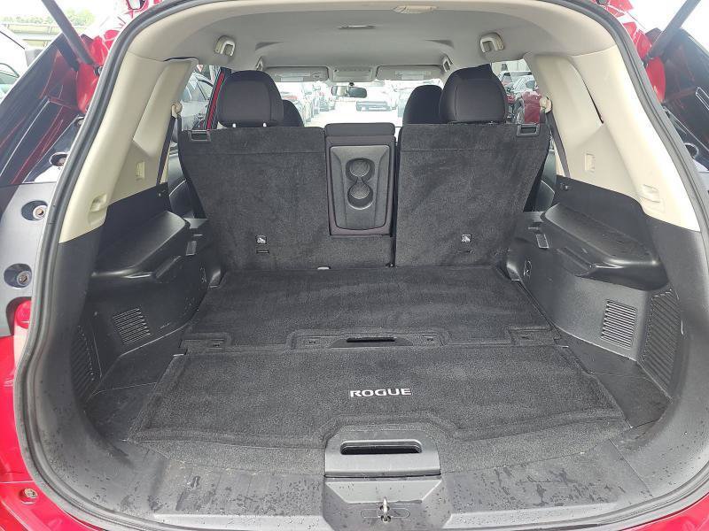 Used 2017 Nissan Rogue SV AWD/4WD image 12
