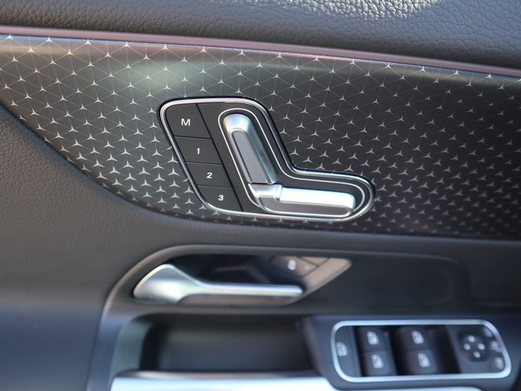 New 2026 Mercedes-Benz GLA 250 image 18