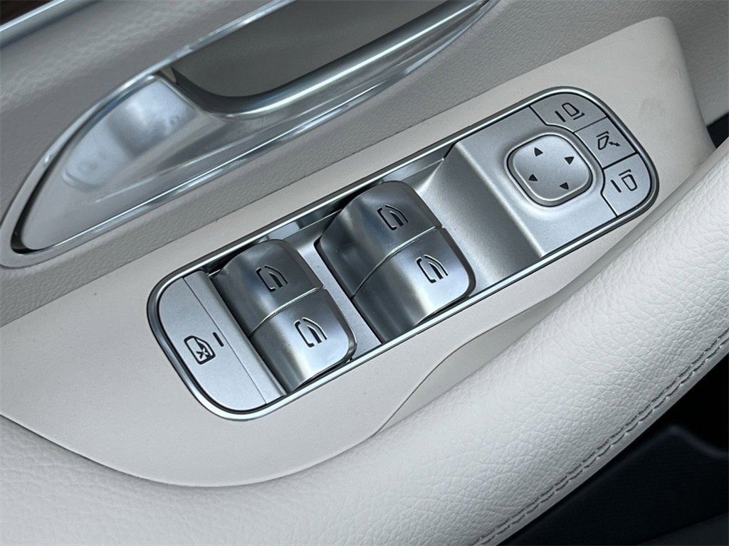 Used 2025 Mercedes-Benz GLE 350 4MATIC image 13