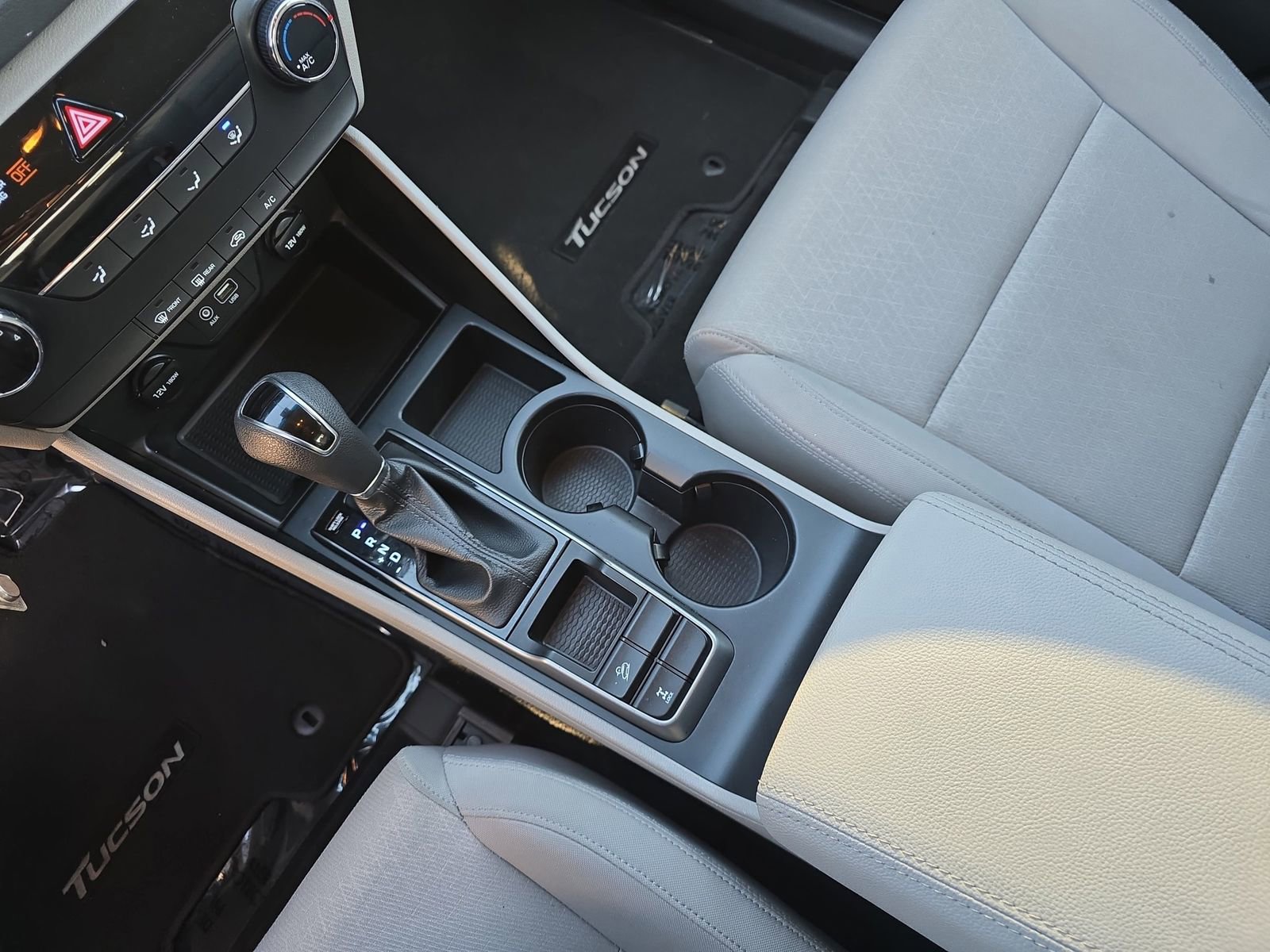 Used 2018 Hyundai Tucson SE image 28