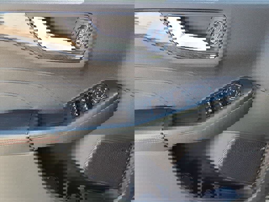 Used 2023 Ford Escape ST-Line w/ Cold Weather Package image 3