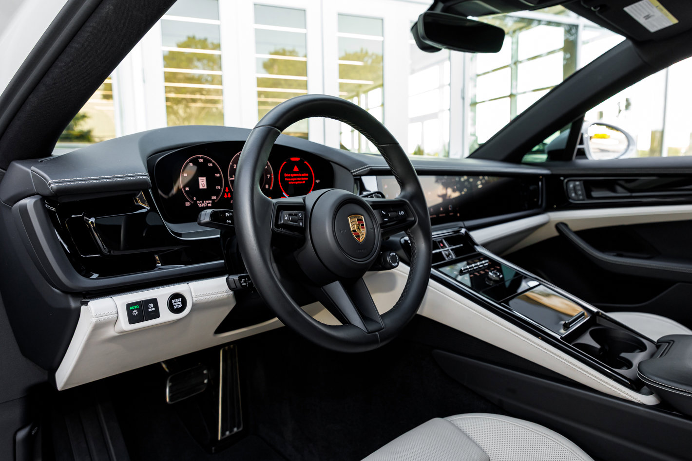 Used 2024 Porsche Panamera 4 image 24
