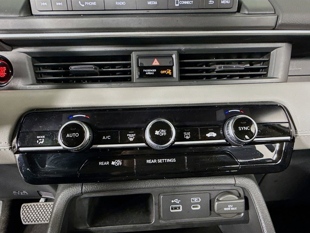 Certified 2023 Honda Pilot LX image 18