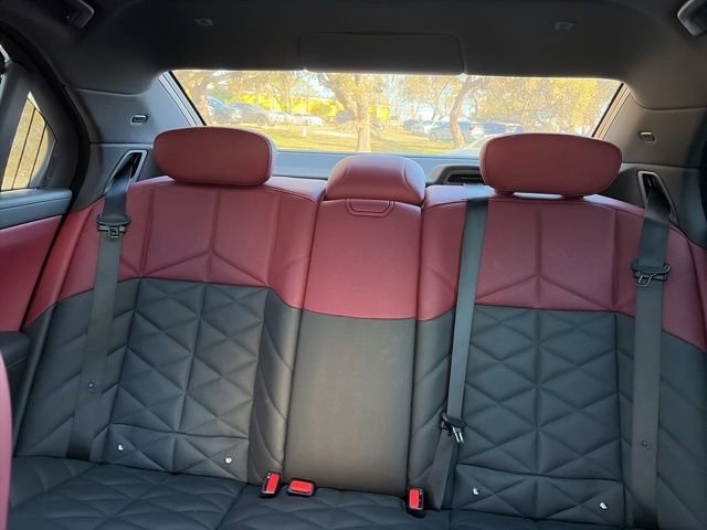 Used 2024 BMW 740i w/ Premium Package image 16