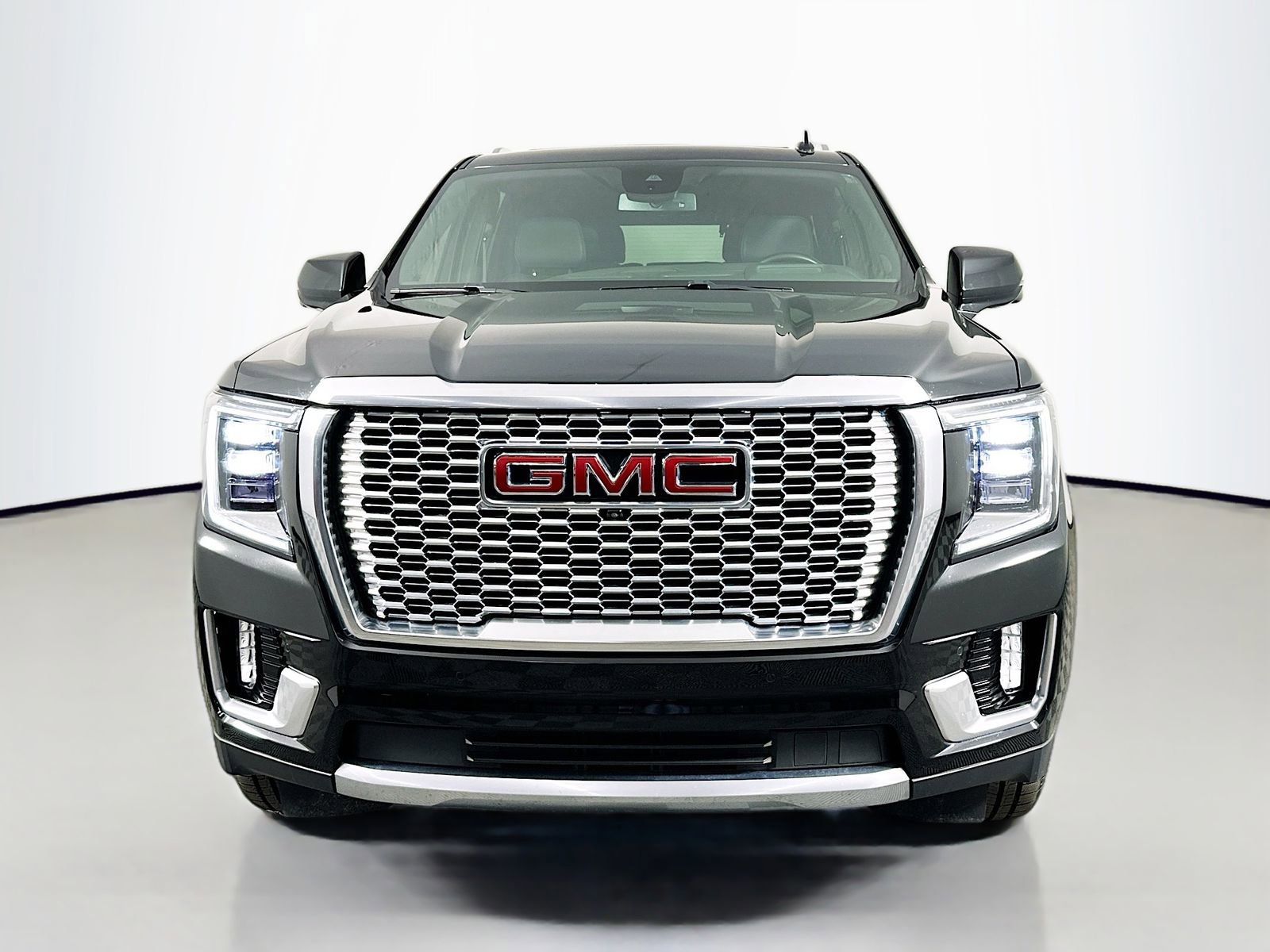 Used 2024 GMC Yukon Denali image 3