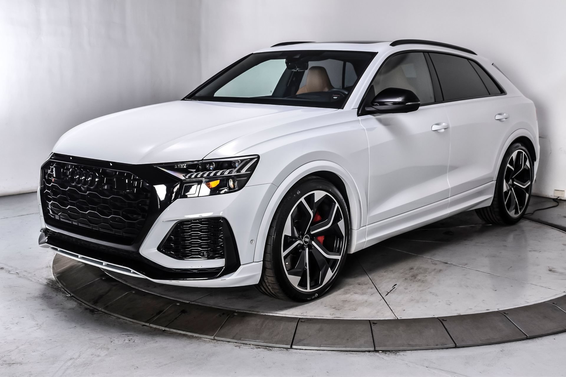 Used 2022 Audi RS Q8 AWD/4WD image 3