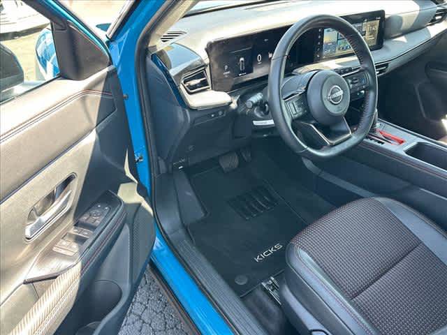 Used 2025 Nissan Kicks SR FWD image 9