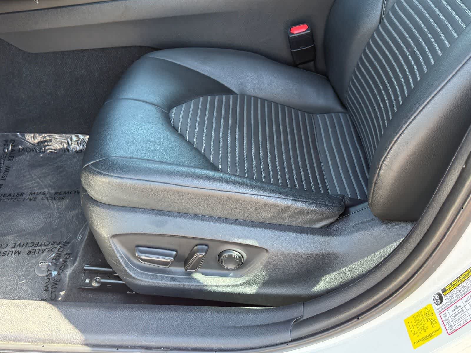 Used 2024 Toyota Camry SE FWD image 13