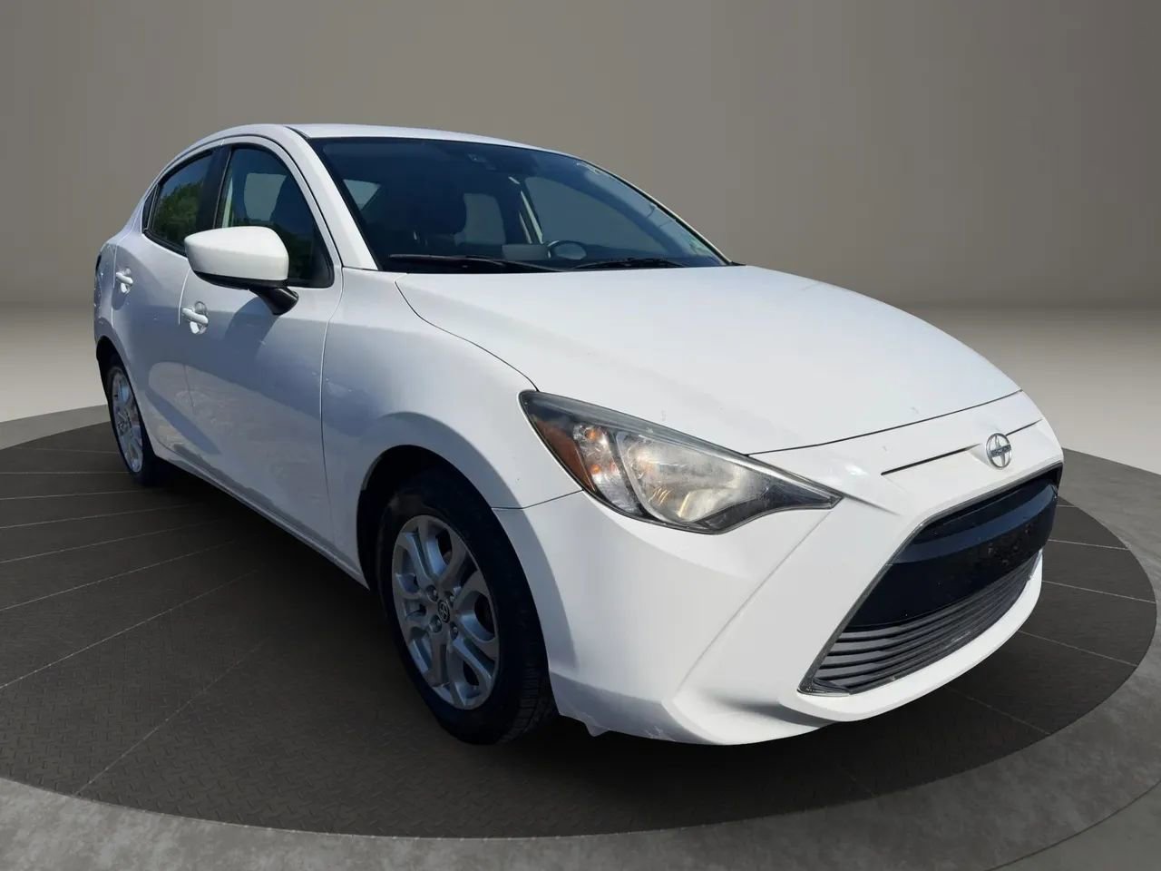 Used 2016 Scion iA FWD image 3