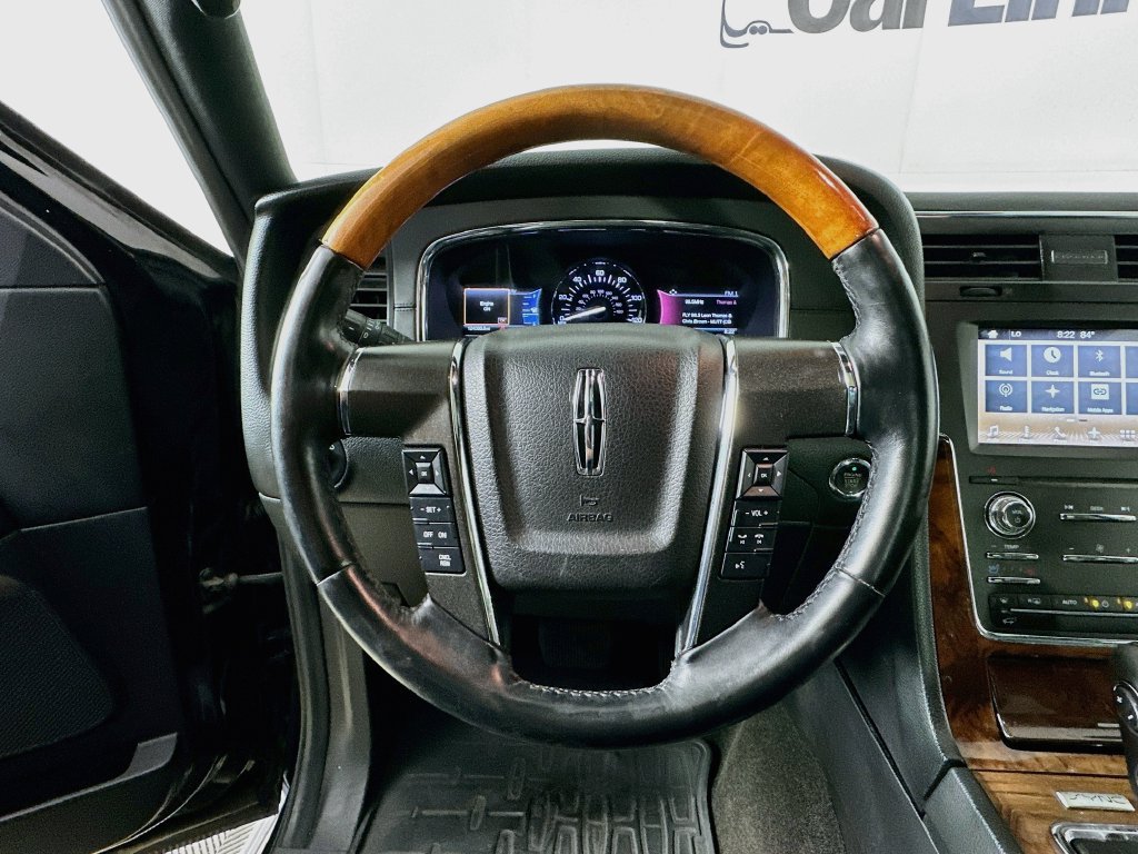 Used 2017 Lincoln Navigator L Select RWD image 13