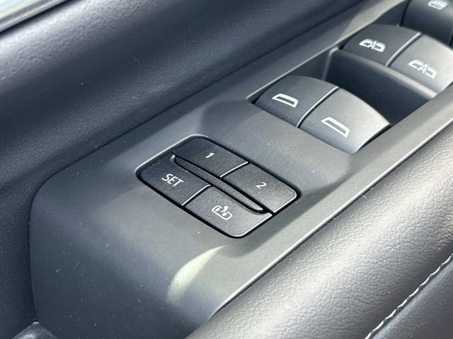 Used 2022 Chevrolet Tahoe Z71 w/ Luxury Package AWD/4WD image 26