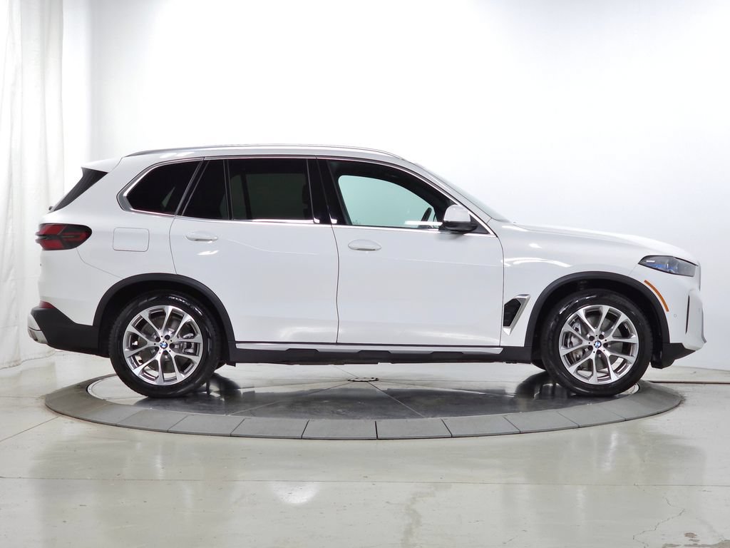 Used 2026 BMW X5 xDrive50e w/ Climate Comfort Package AWD/4WD image 12
