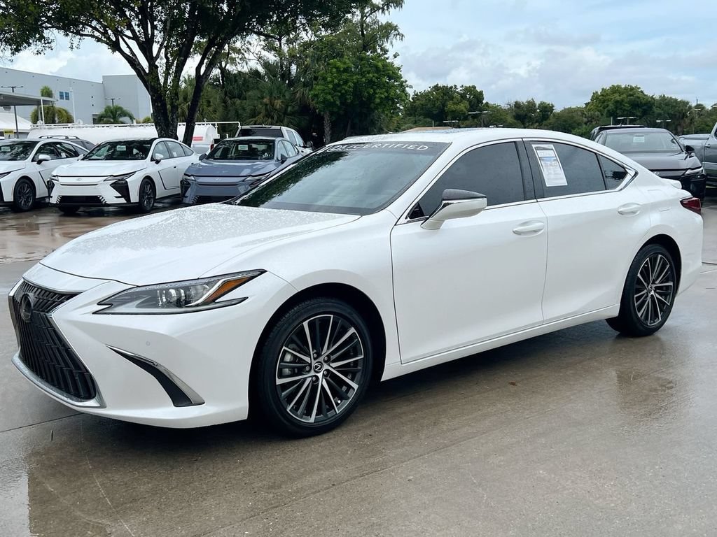 Certified 2024 Lexus ES 300h w/ Premium Package FWD image 3