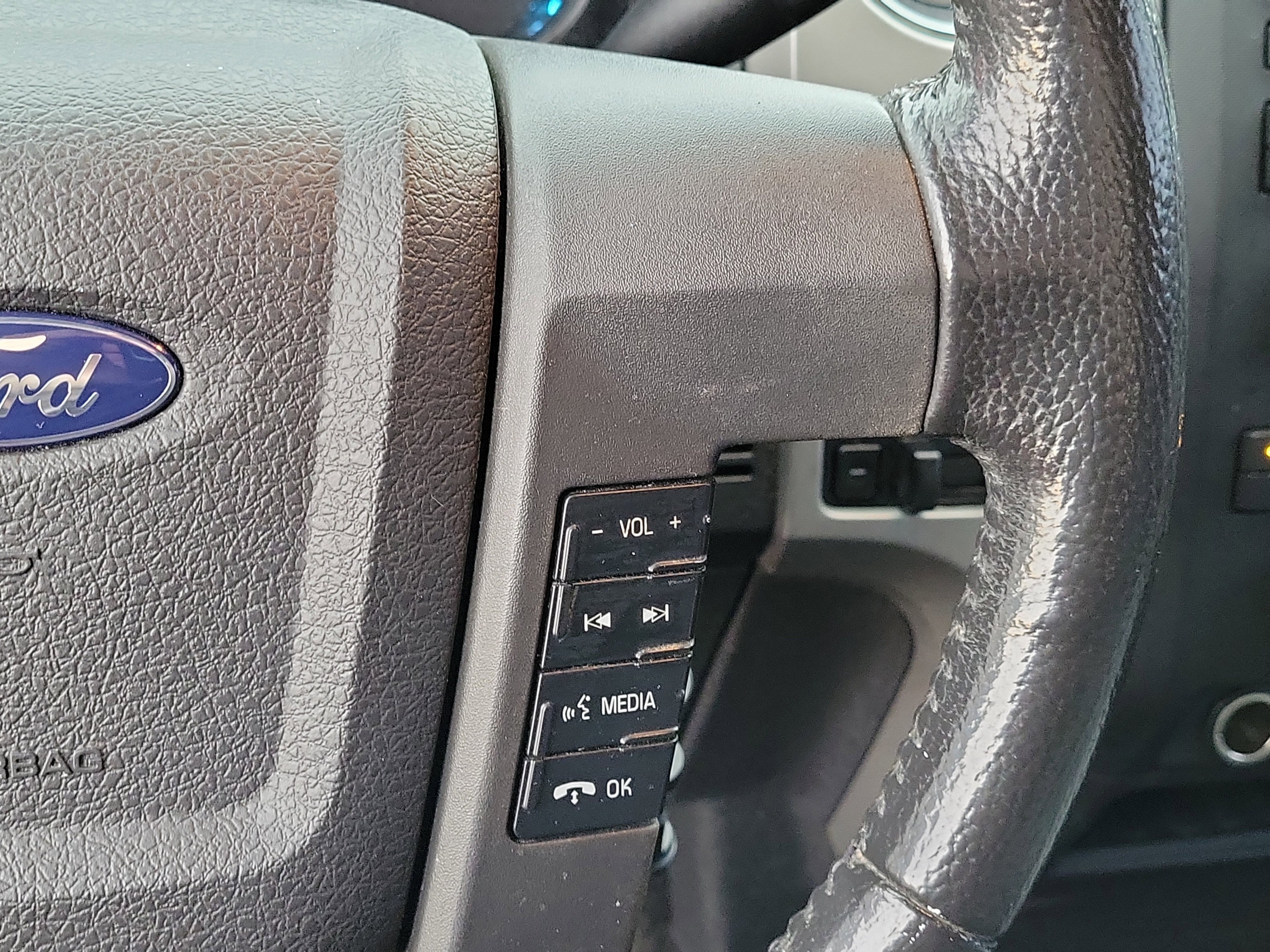 Used 2012 Ford F150 XLT w/ XLT Chrome Pkg image 25