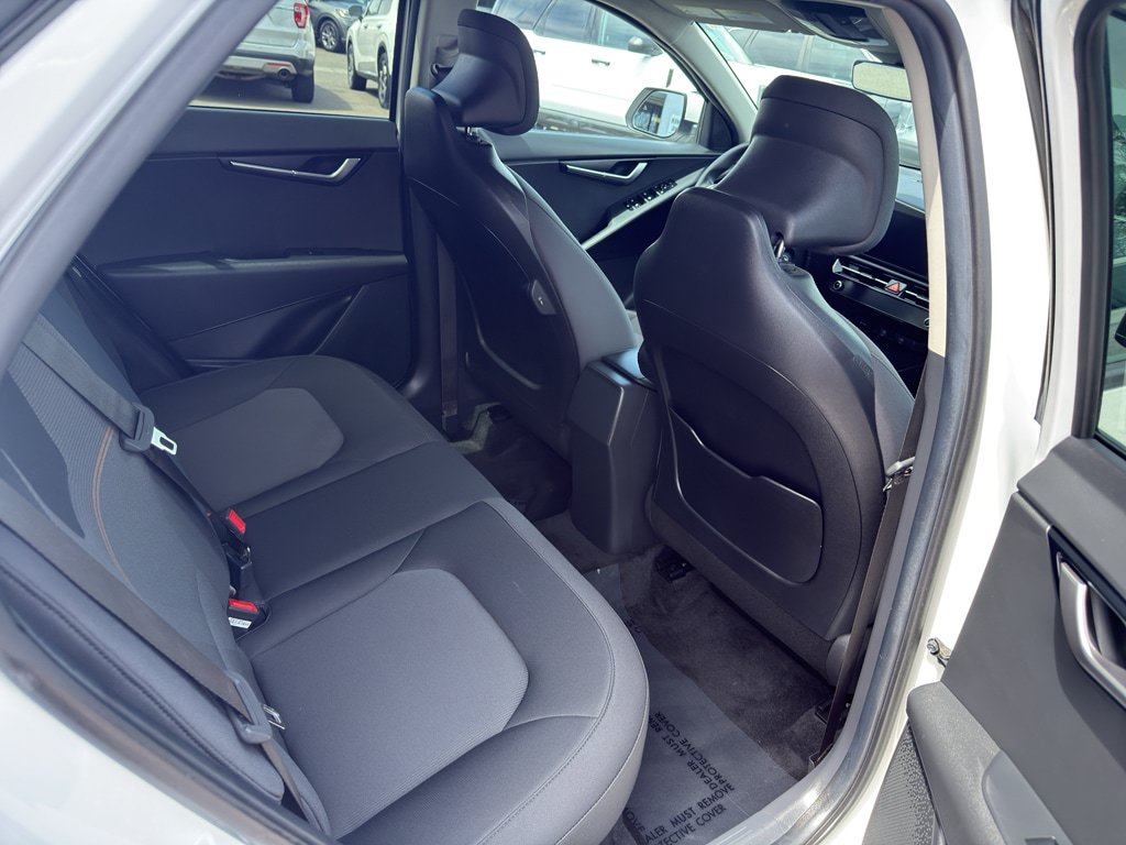 Used 2025 Kia Niro LX FWD image 13
