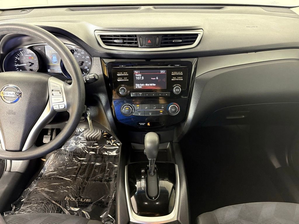 Used 2015 Nissan Rogue S image 22