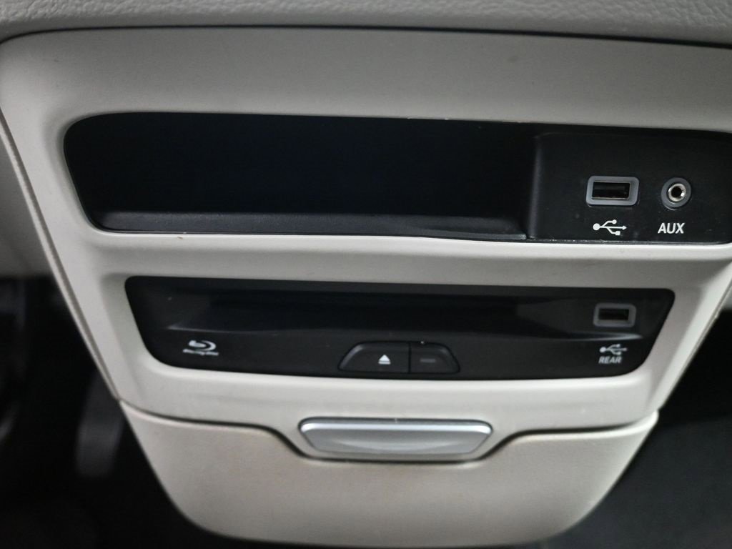 Used 2017 Chrysler Pacifica Touring-L Plus image 31