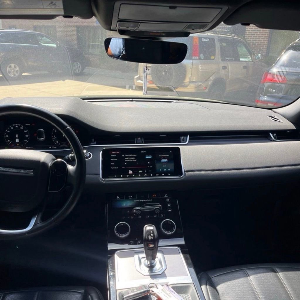 Used 2020 Land Rover Range Rover Evoque SE image 12