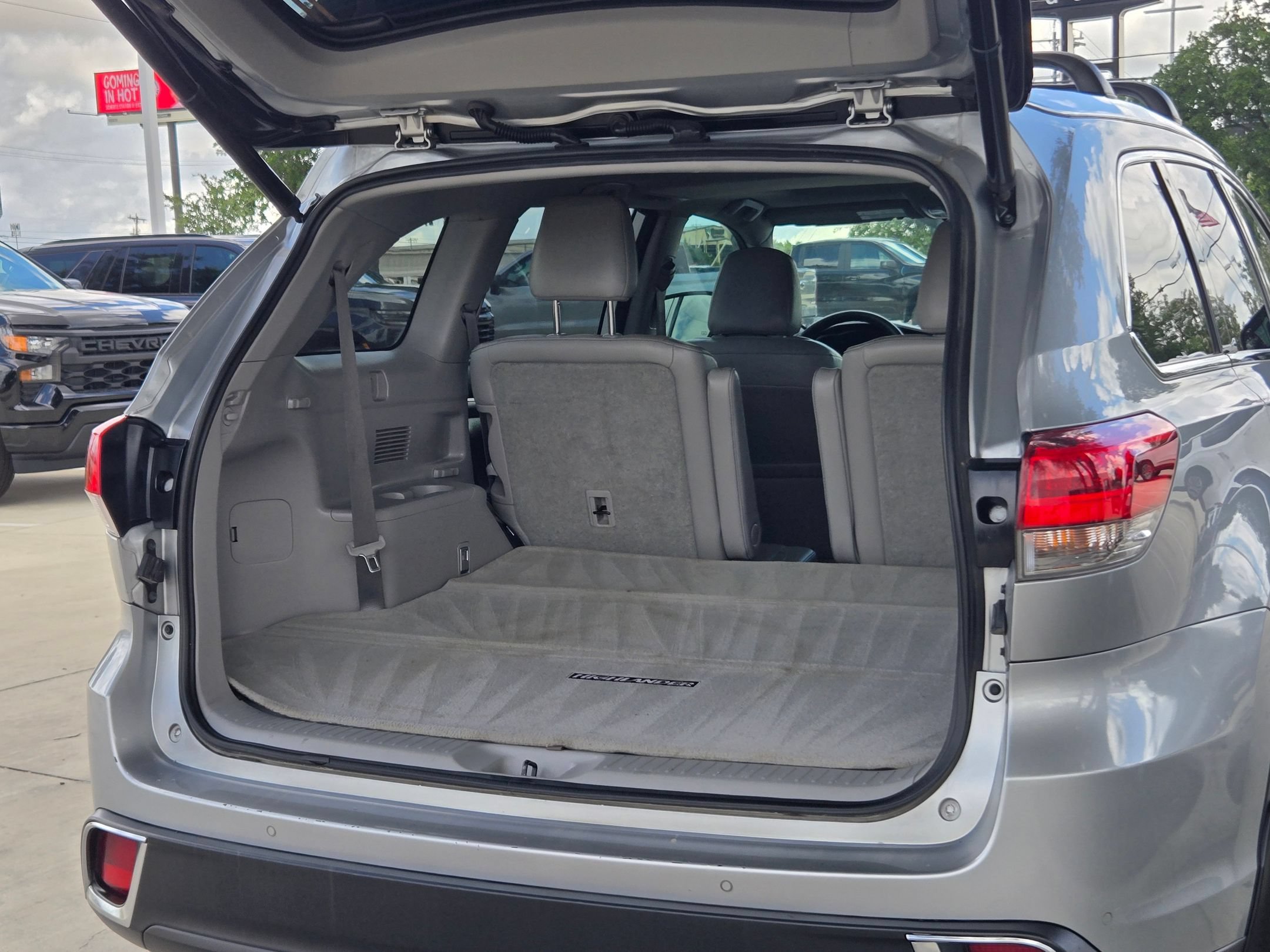 Used 2018 Toyota Highlander Limited w/ Carpet Mat Package (TMS) AWD/4WD image 26