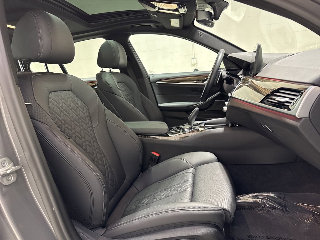 Used 2022 BMW 530i xDrive w/ Premium Package image 36