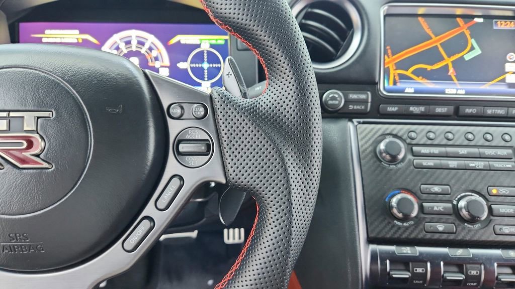 Used 2015 Nissan GT-R Premium image 31