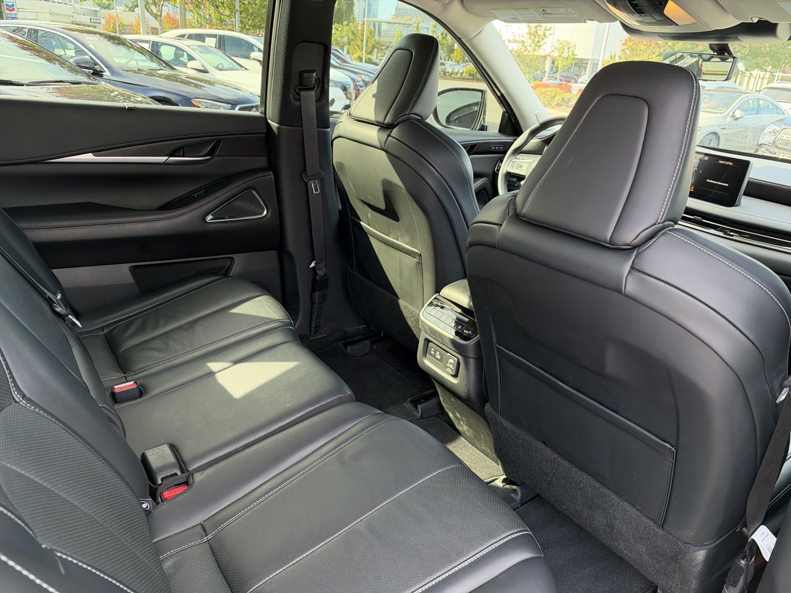 Used 2023 INFINITI QX60 Sensory w/ Vision Package AWD/4WD image 12