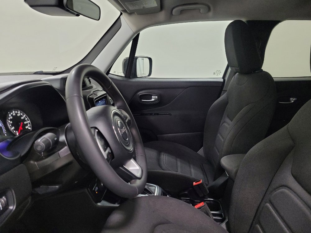 Used 2020 Jeep Renegade Latitude AWD/4WD image 17